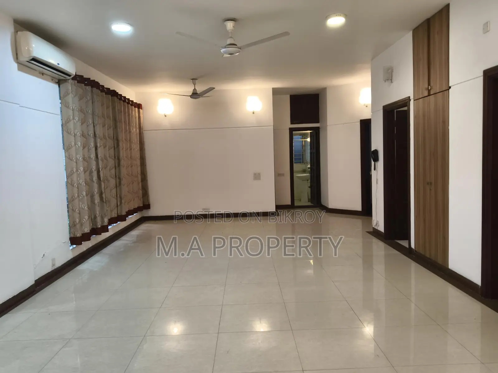গুলশান নর্থ-এ সেমি-ফার্নিশড অ্যাপার্টমেন্ট ভাড়া