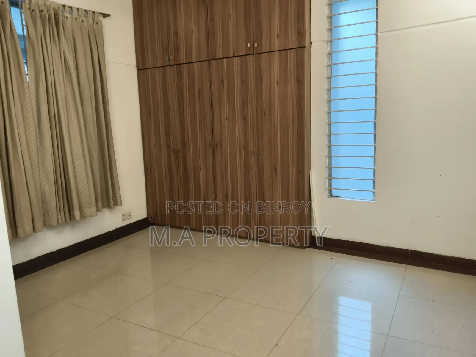 গুলশান নর্থ-এ সেমি-ফার্নিশড অ্যাপার্টমেন্ট ভাড়া