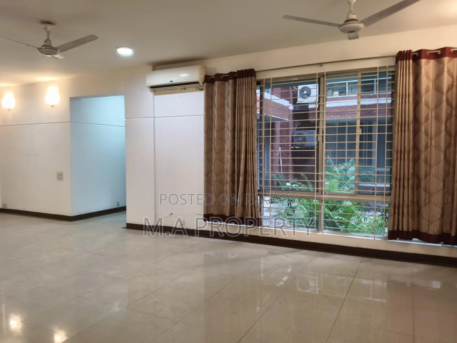 গুলশান নর্থ-এ সেমি-ফার্নিশড অ্যাপার্টমেন্ট ভাড়া