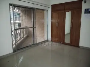 EXCELLENT SEMI-FURNISHED 4-BED FLAT FOR RENT IN GULSHAN 2