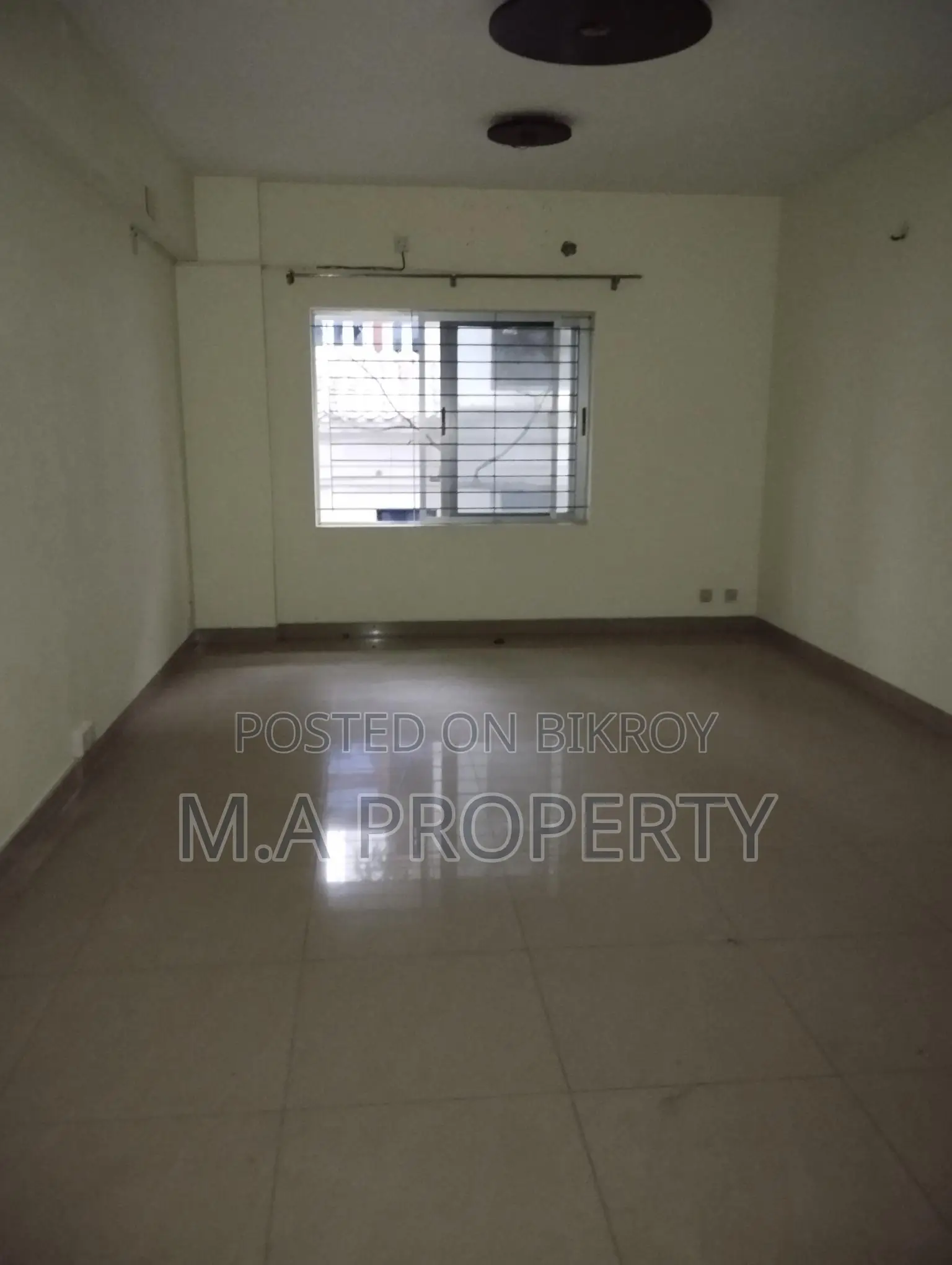 EXCELLENT SEMI-FURNISHED 4-BED FLAT FOR RENT IN GULSHAN 2