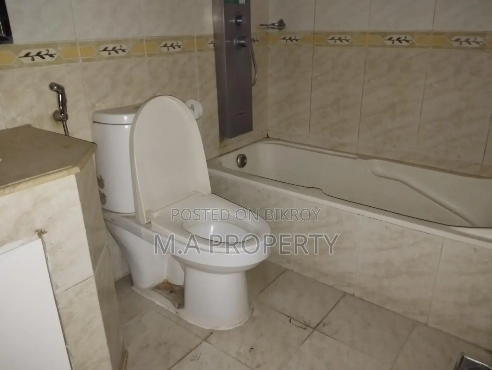 EXCELLENT SEMI-FURNISHED 4-BED FLAT FOR RENT IN GULSHAN 2