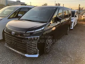 Toyota Voxy S-Z Leg Rest Clng tv 2022