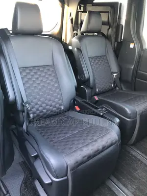Toyota Voxy S-Z Leg Rest Clng tv 2022