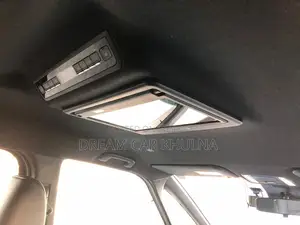 Toyota Voxy S-Z Leg Rest Clng tv 2022