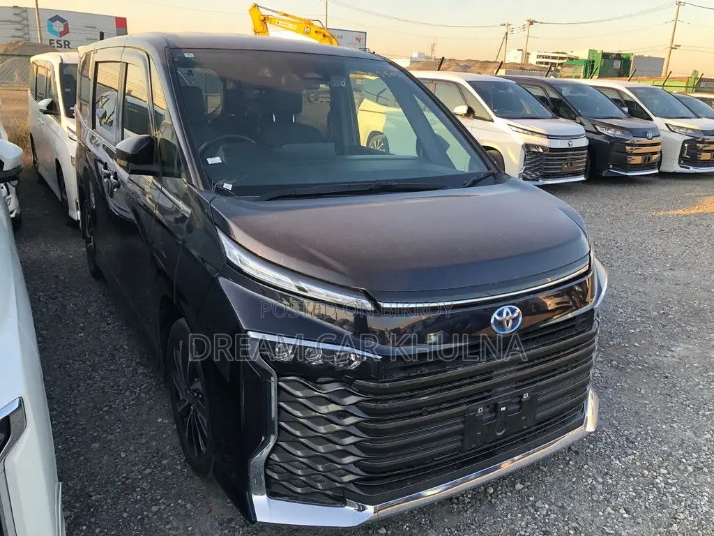 Toyota Voxy S-Z Leg Rest Clng tv 2022