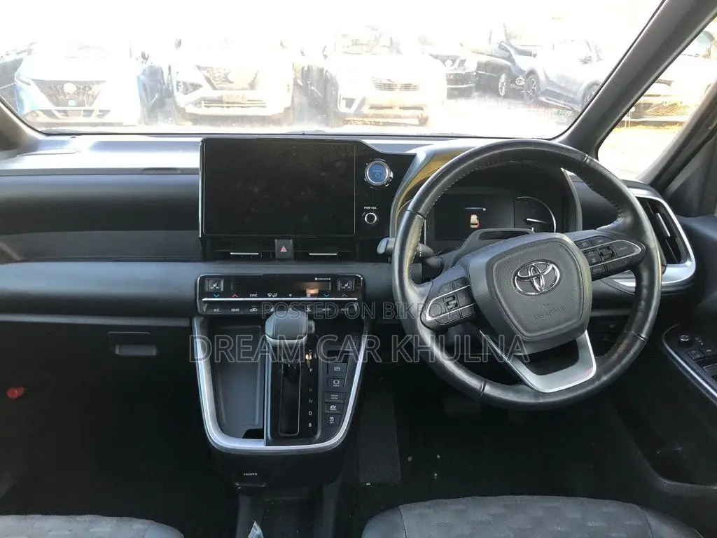Toyota Voxy S-Z Leg Rest Clng tv 2022