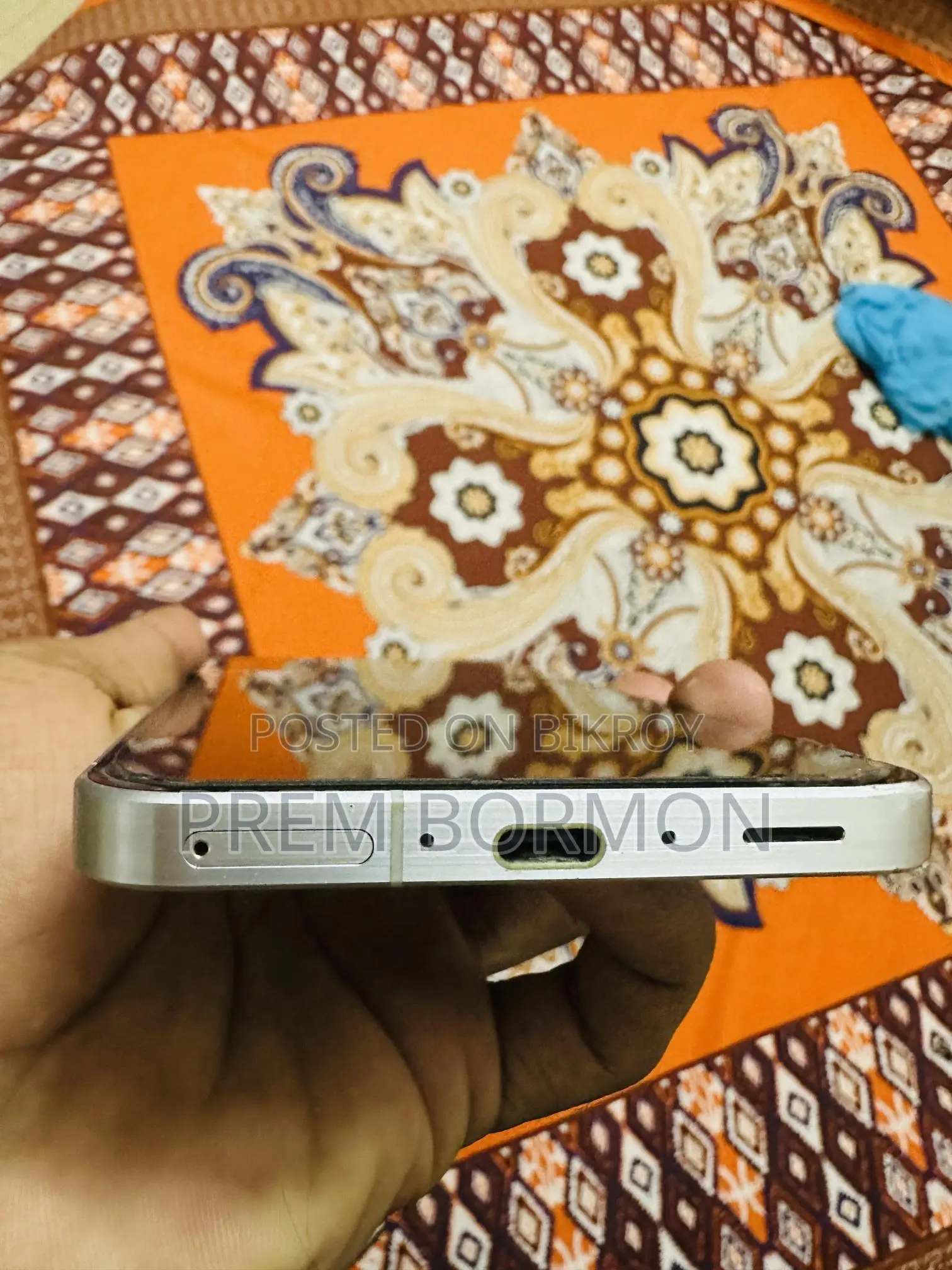 Samsung Galaxy A56 ফোন একেবারে নতুন (Used)