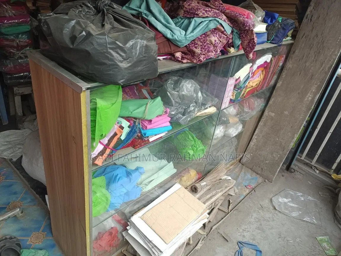 গ্লাস সেলফ