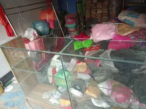 গ্লাস সেলফ