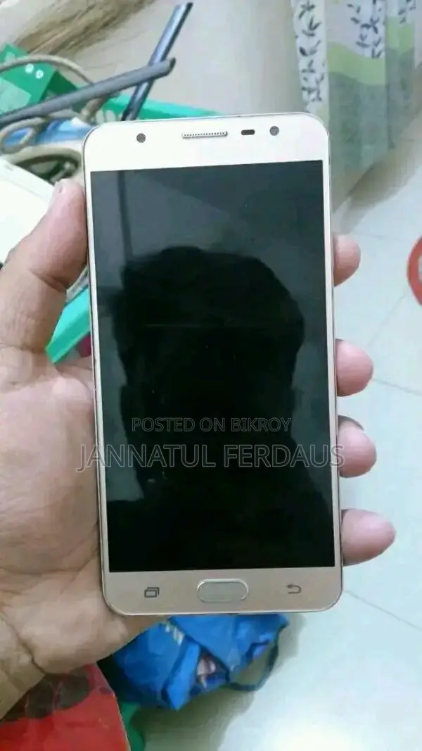 Samsung Galaxy J7 (Used)