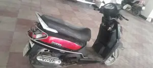 Mahindra Gusto 2017 Black