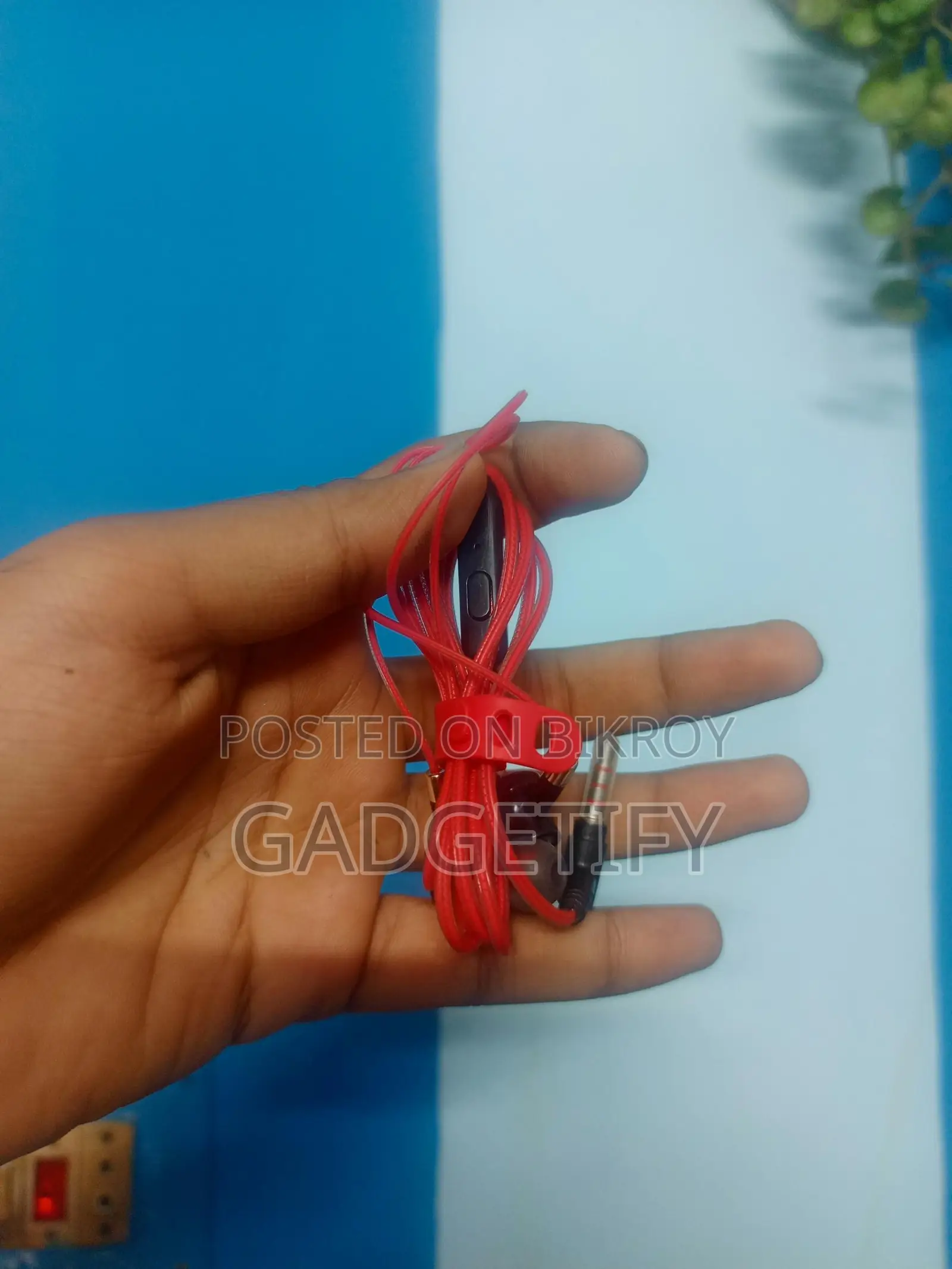 Earphone