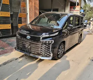 Toyota Voxy hybrid s-z package 2023