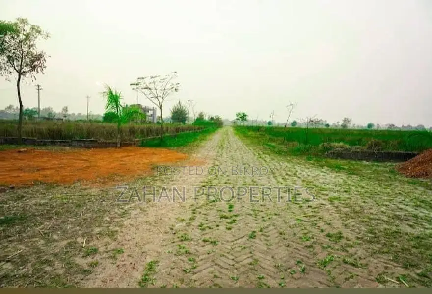 BASHUNDHARA P Extension 60 Ft Road 05 Katha Plot Sell..