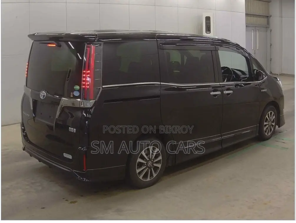 Toyota Esquire Gi Premium Black 2019