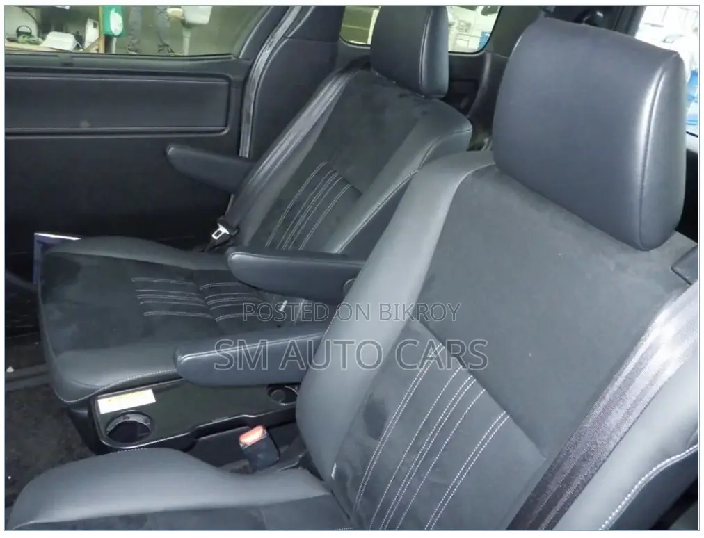 Toyota Esquire Gi Premium Black 2019