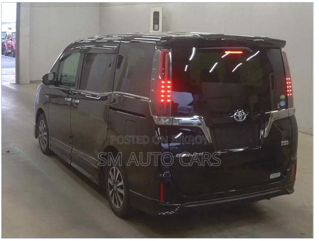 Toyota Esquire Gi Premium Black 2019