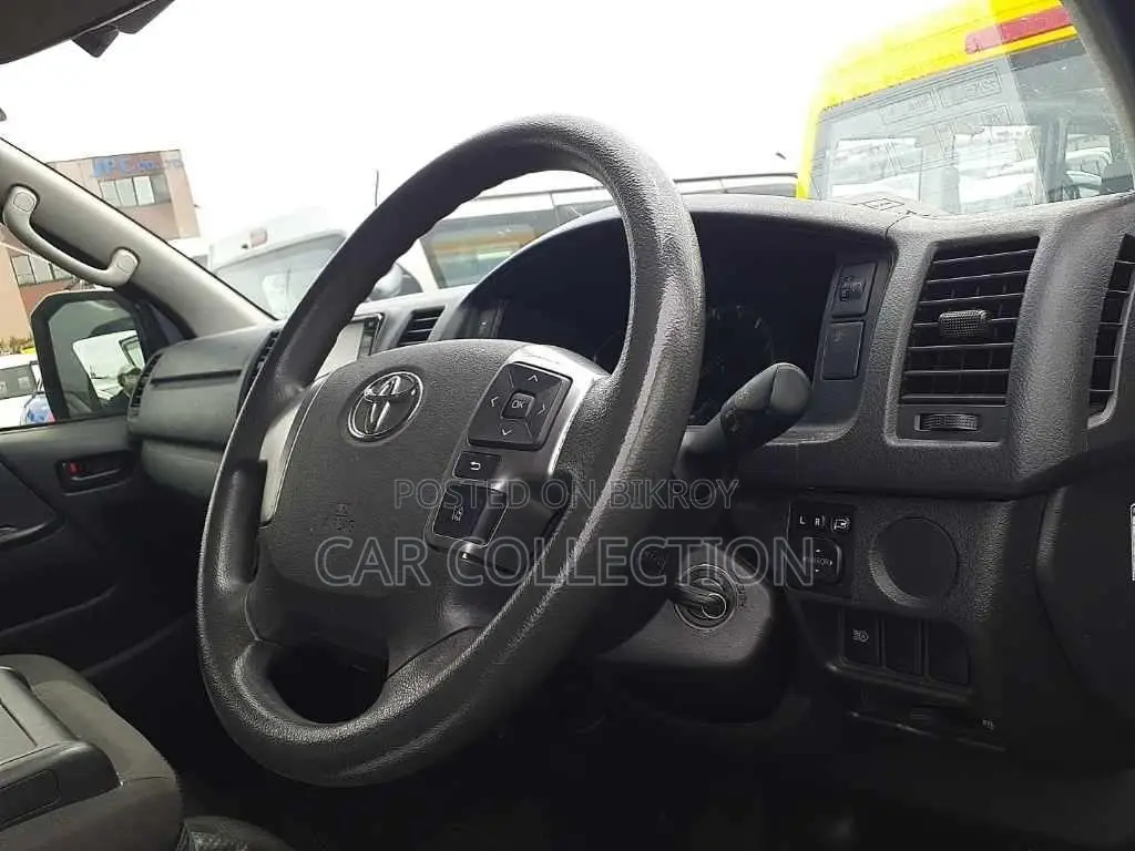 Toyota Hiace GL 2021