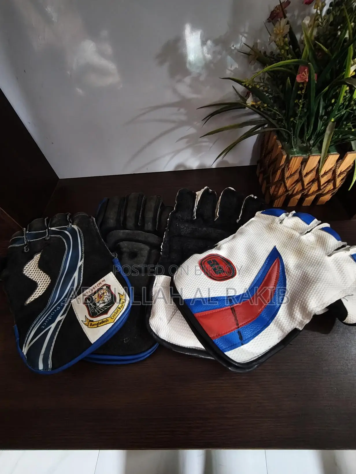 Tape Tennis Wicketkeeping Gloves (2 Pairs) – Used Good Condition