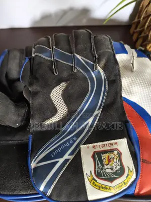 Tape Tennis Wicketkeeping Gloves (2 Pairs) – Used Good Condition