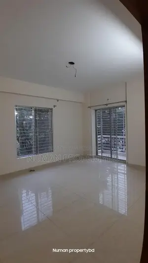১৮০০ বর্গফুট ৩ বেড নতুন লাক্সারি সেমি ফার্নিশড ফ্ল্যাট ভাড়া
