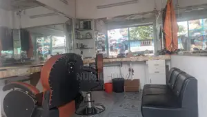 Men's Salon for Rent