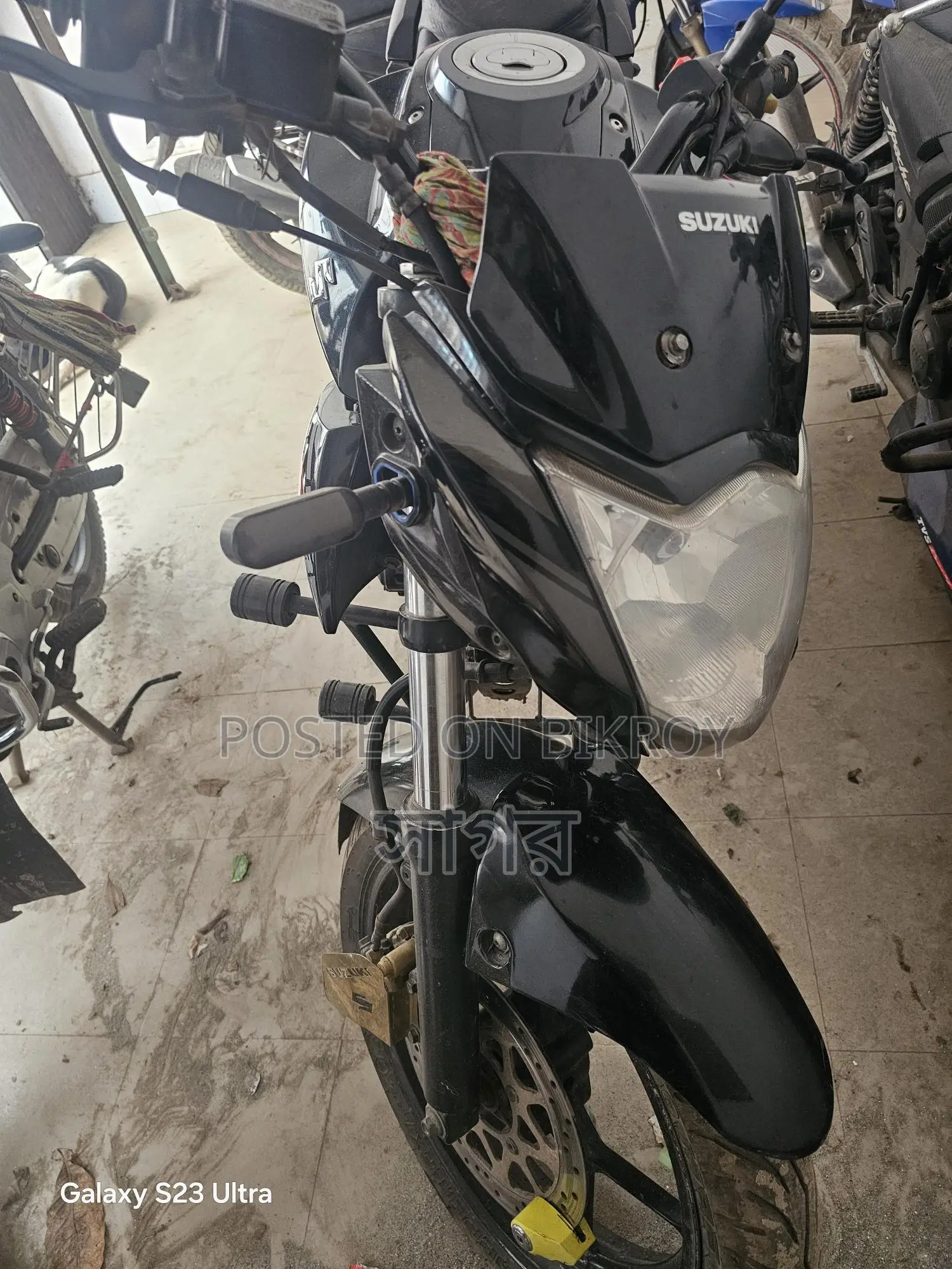 Suzuki Gixxer Monotone . 2017