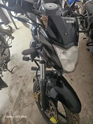 Suzuki Gixxer Monotone . 2017
