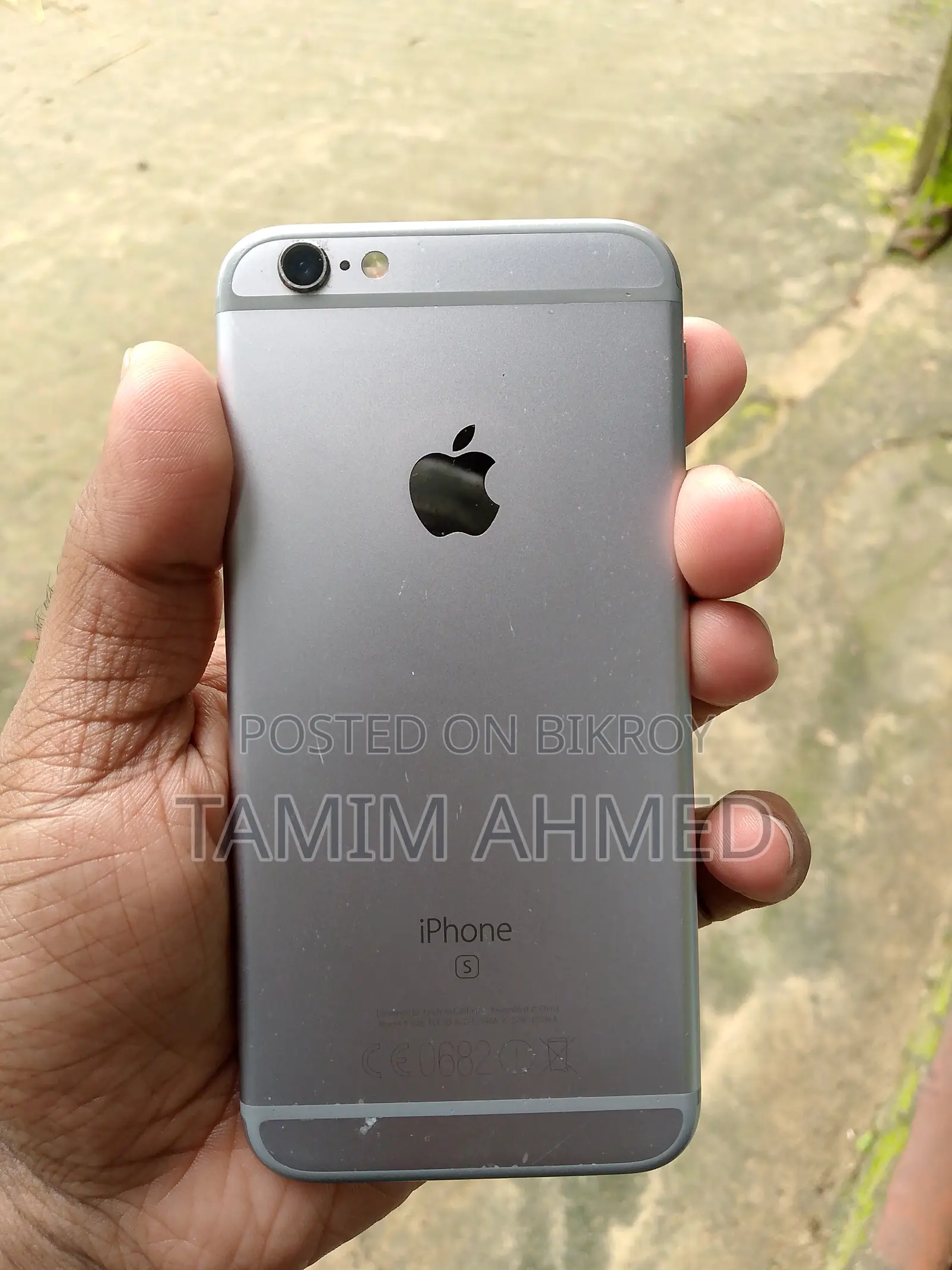 Apple iPhone 6S . (Used)