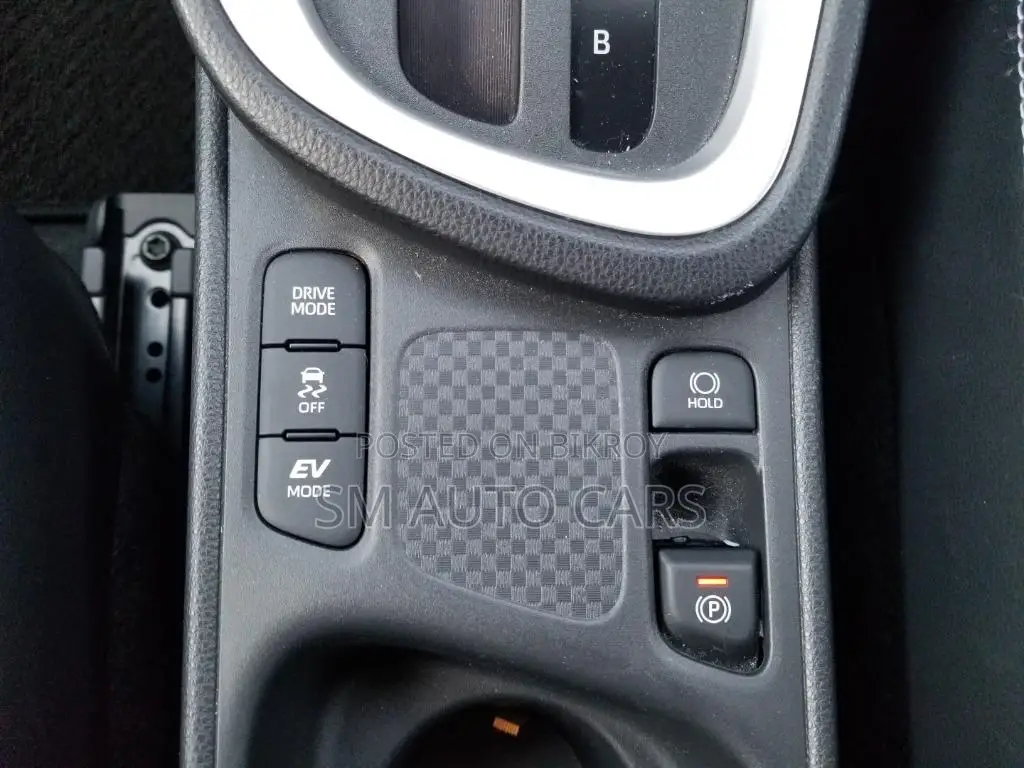 Toyota Yaris Cross Z Pearl/Black 2Tone 2021