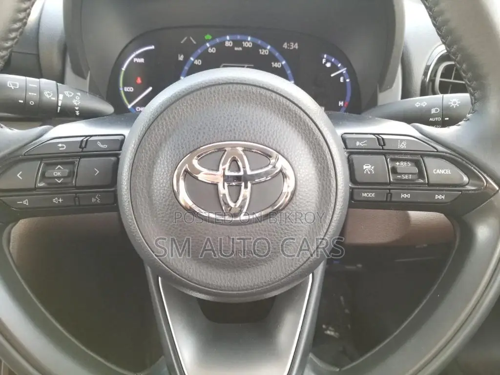 Toyota Yaris Cross Z Pearl/Black 2Tone 2021