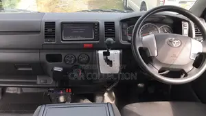 Toyota Hiace DX AMBULANCE 2020