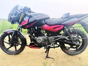 Bajaj Pulsar 150 . 2019