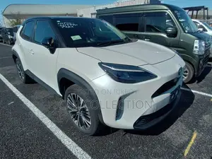 Toyota Yaris Cross Z, PEARL TWO TONE 2022