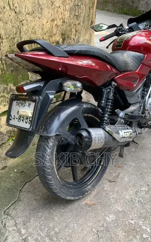 Bajaj Pulsar 150 . 2017