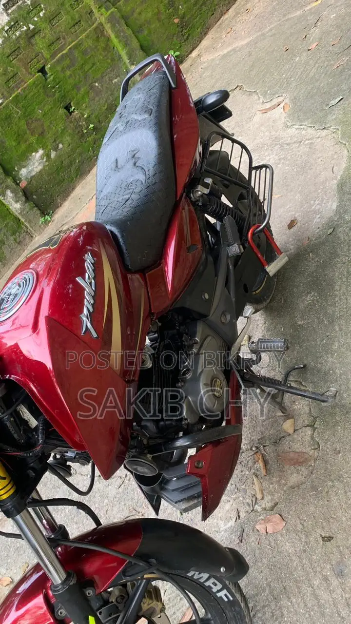 Bajaj Pulsar 150 . 2017