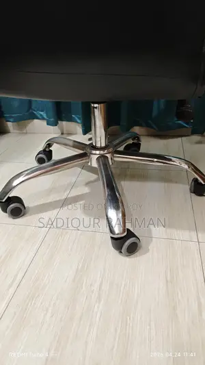 Office chair ব্যবহার করা হয়েছে