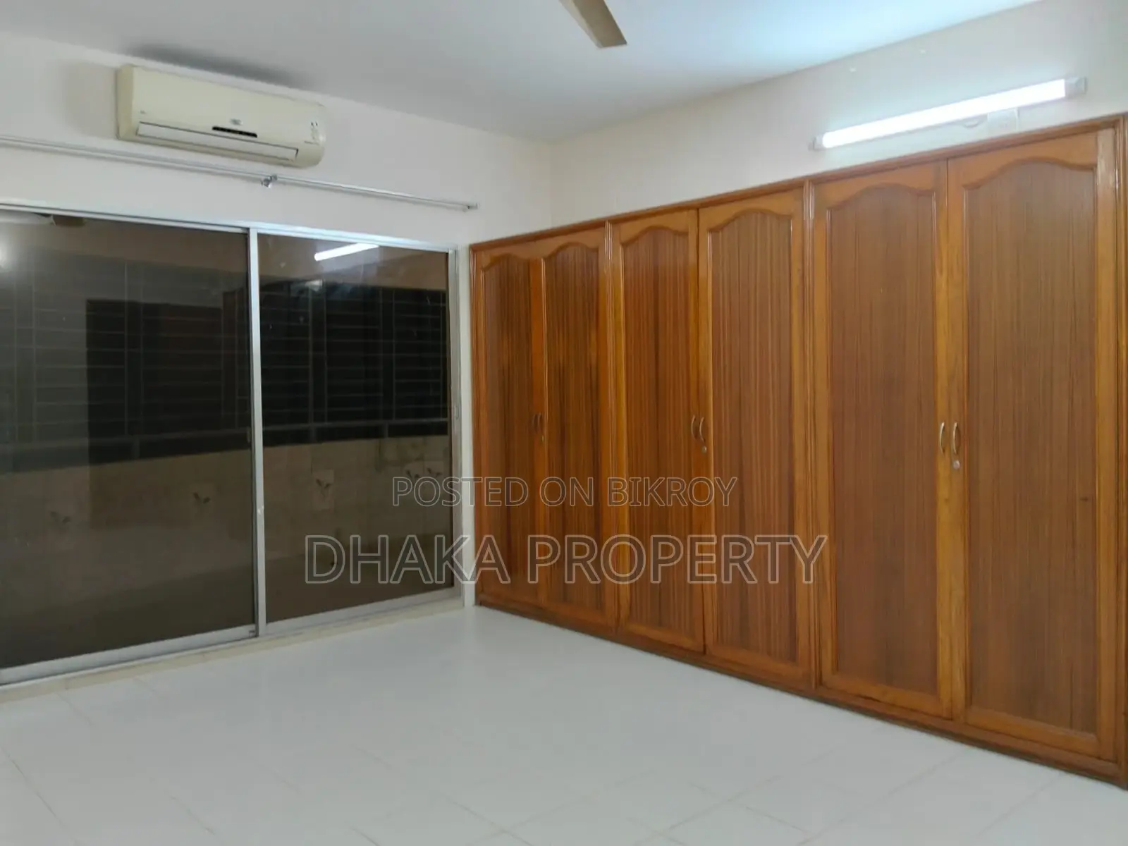 4 Bedroom Wonderful Flat Rent at Gulshan 2 North