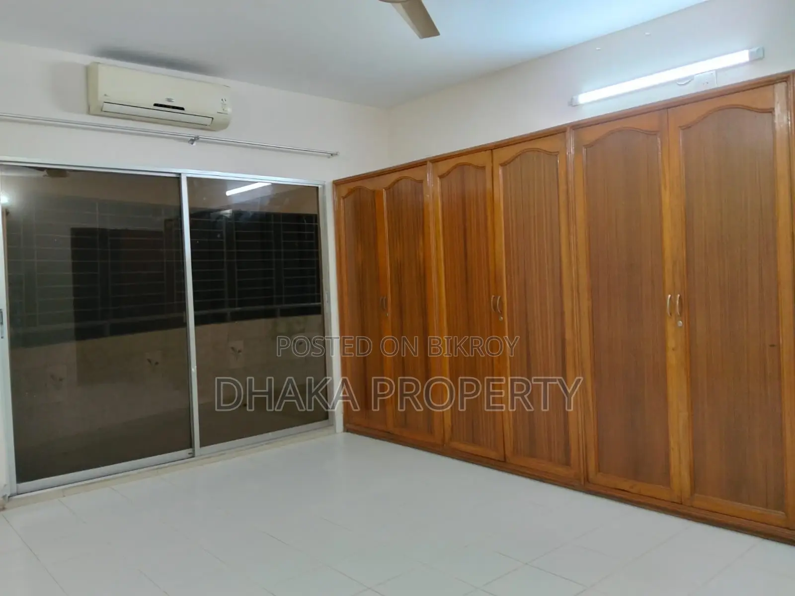 4 Bedroom Wonderful Flat Rent at Gulshan 2 North