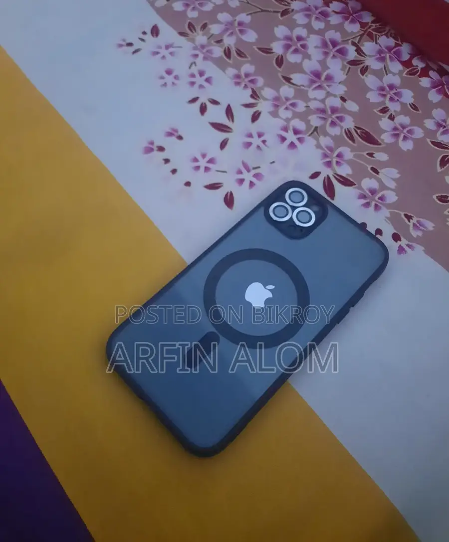 Apple iPhone XR (Used)