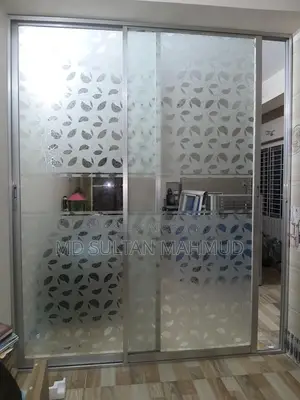 স্লাইডিং থাই গ্লাস ডোর