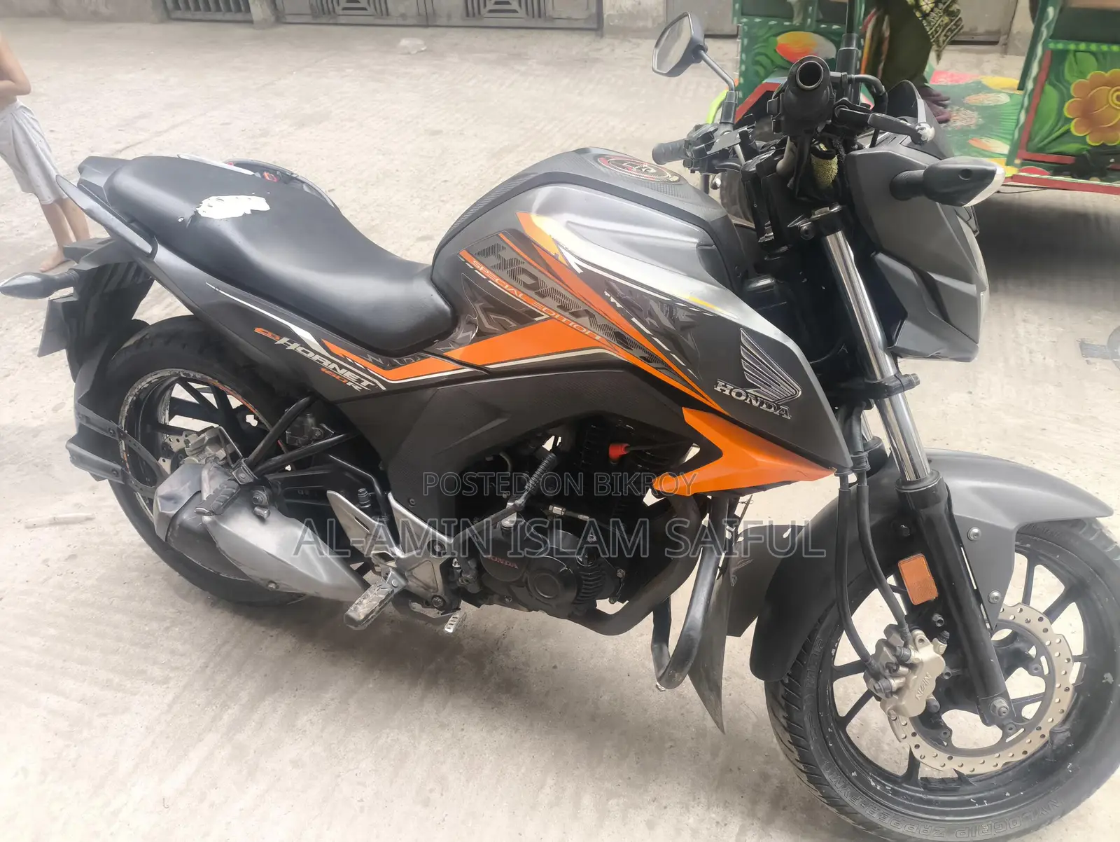 Honda Hornet . 2020