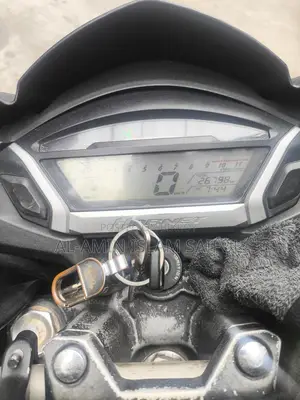 Honda Hornet . 2020