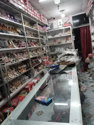 এলমনিয়াম শোকেস