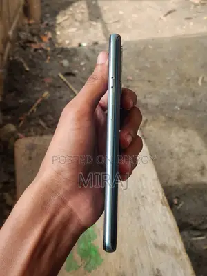 ওয়ানপ্লাস ৮টি (ব্যবহৃত)