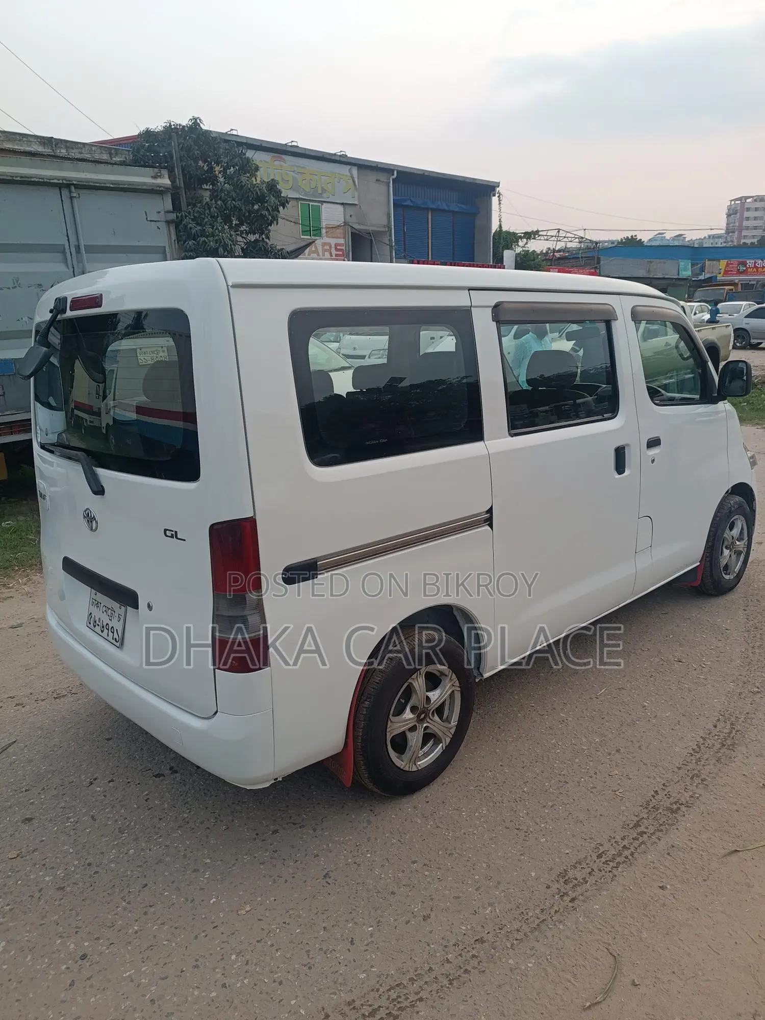 Toyota Noah S40 2011