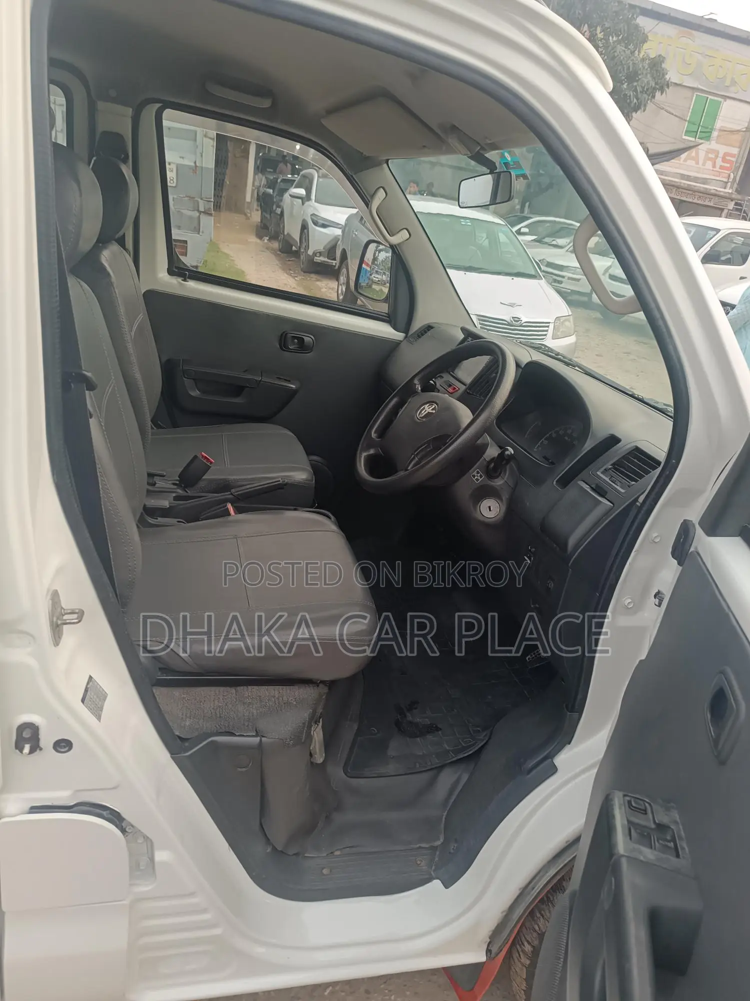 Toyota Noah S40 2011