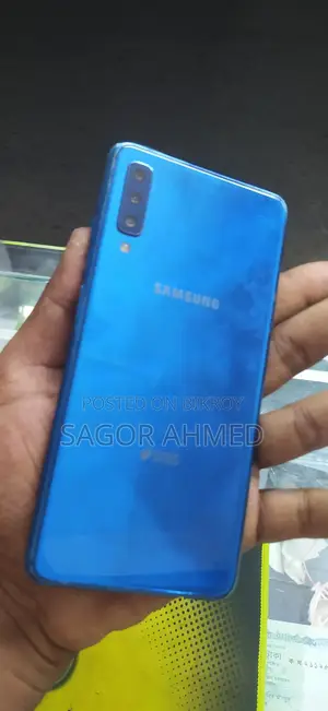 Samsung Galaxy A7 . (Used)