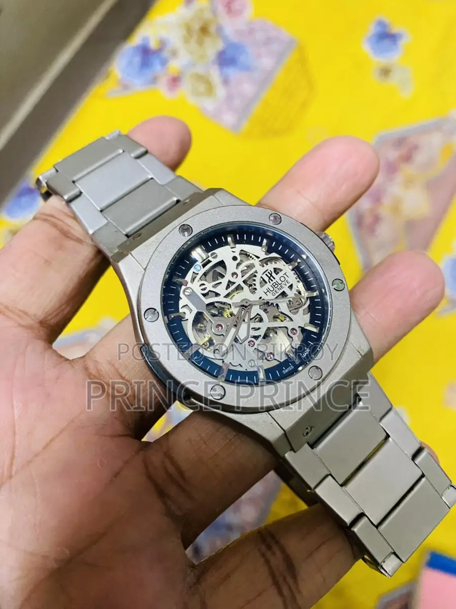 ইতালি থেকে আনা অটোমেটিক ঘড়ি